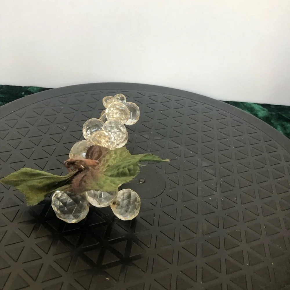 Vtg Plastic Faceted Poseable Grape Cluster Fabric Poseable Leaves